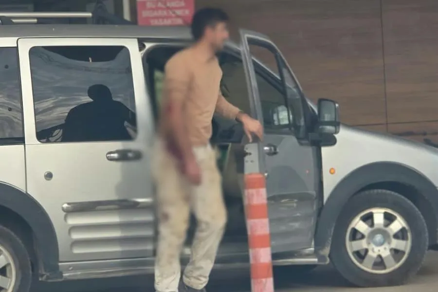 Kanlar içerisinde İnegöl Devlet Hastanesine getirildi