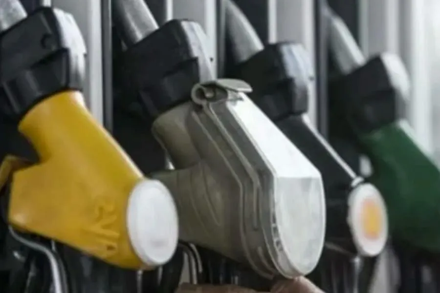 Benzine bu gece zam geliyor!