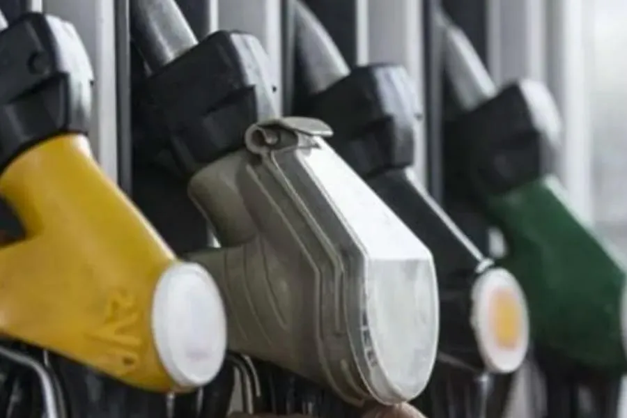 Akaryakıtta çifte indirim bekleniyor