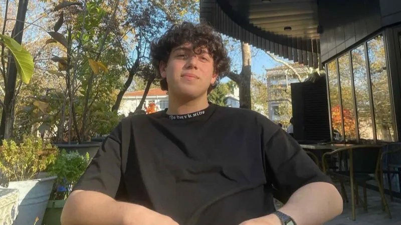 Bursa’da Kaygan Yolda Devrilen Motosikletli Sürücüsü Enes Özer Hayatını Kaybetti