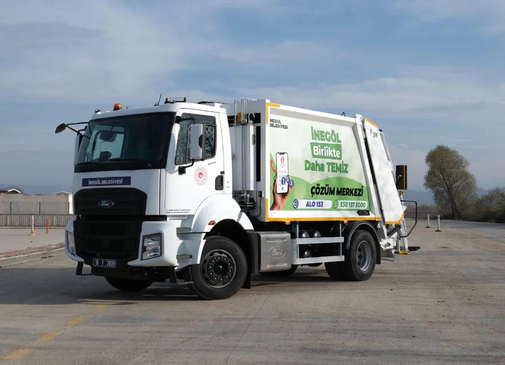 İnegöl Belediyesi, Filoya Yapay Zekâ Destekli 4 Yeni Çöp Toplama Aracı Ekledi