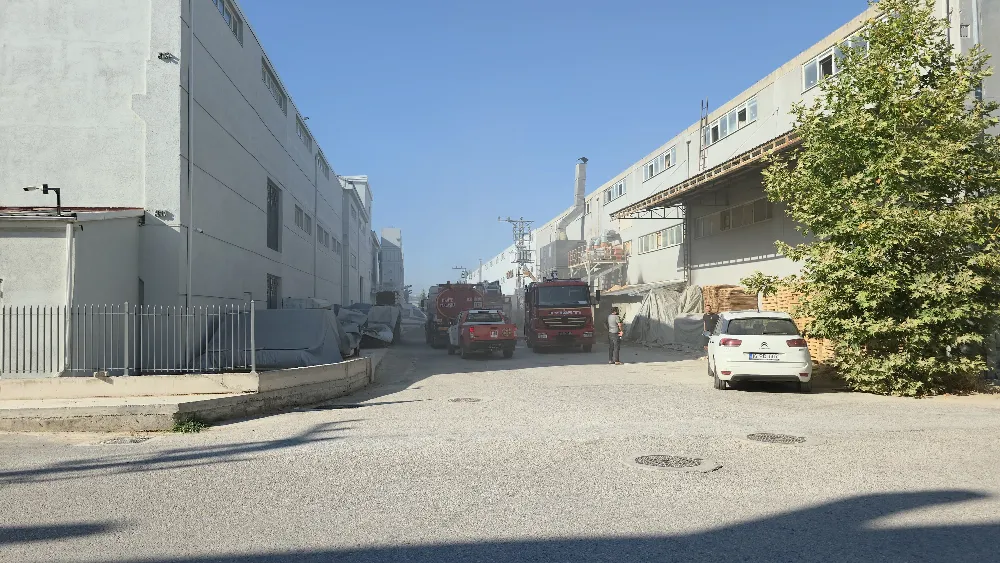 Mobilya sanayide yangın 