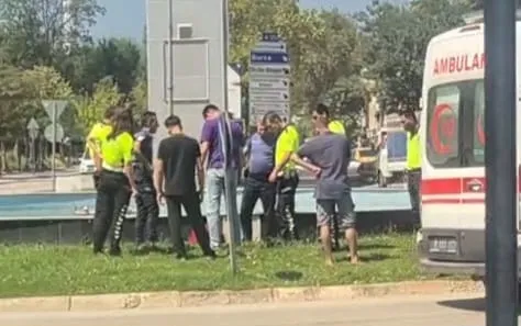 Süs havuzuna düşen alkollu şahıs son anda kurtarıldı 