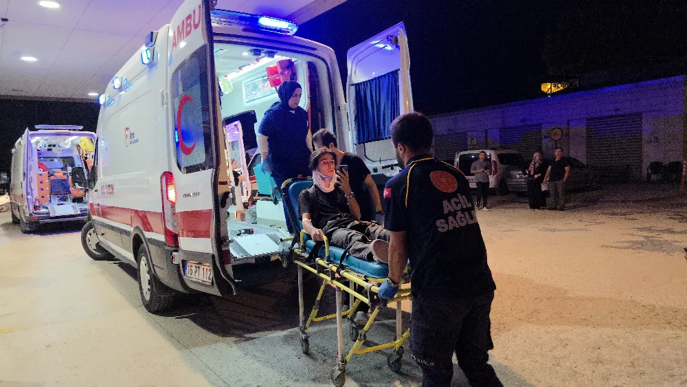 Motosikletli genç sürücü ölümden döndü!